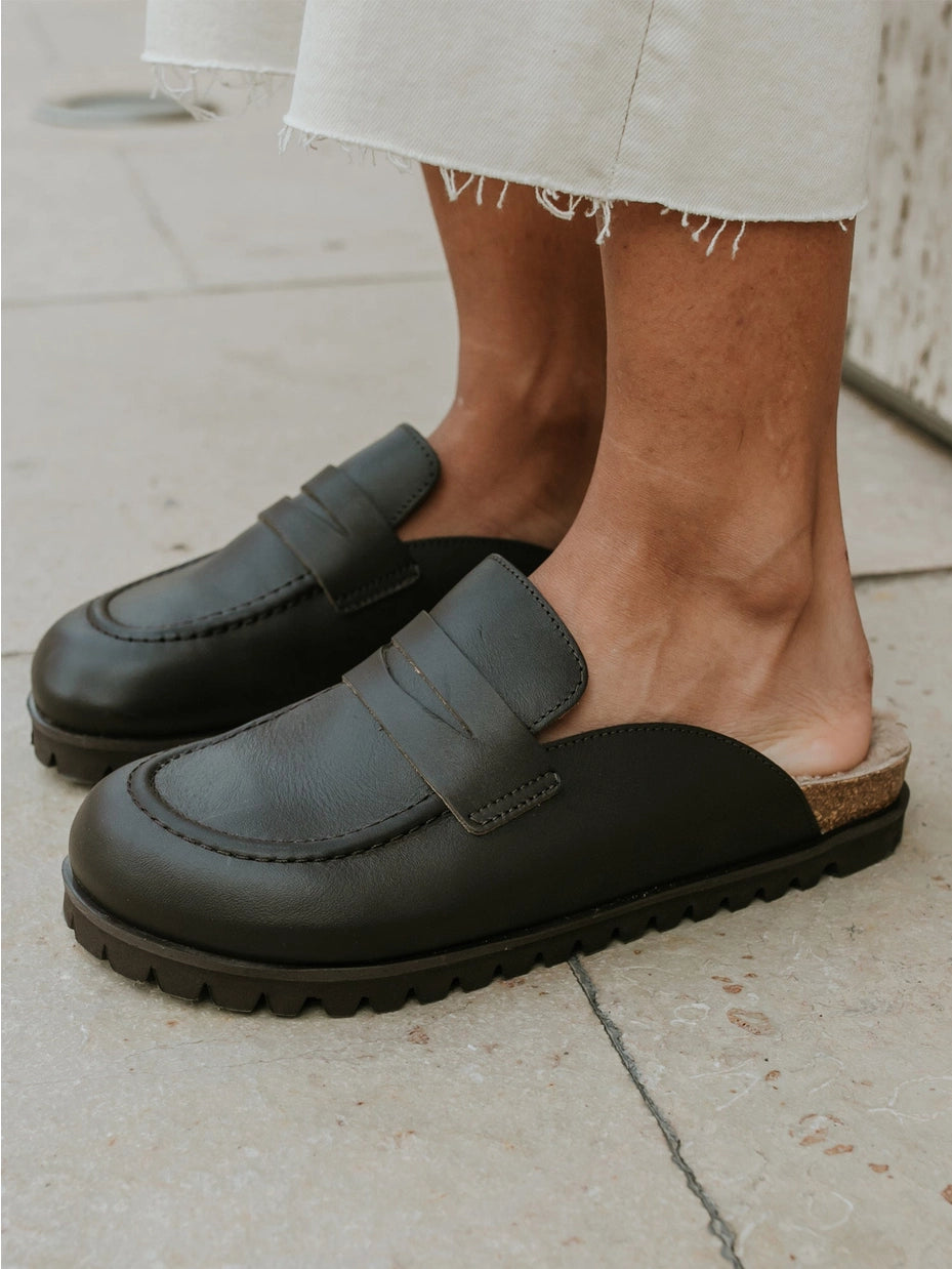 Lois Sheepskin Dark Brown Unisex Head Clogs